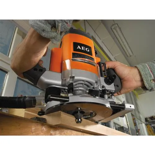 AEG 66mm Electric Plunge Router 2050W- OF2050E