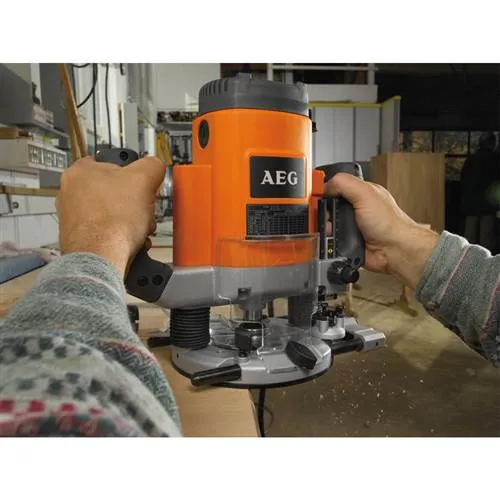 AEG 66mm Electric Plunge Router 2050W- OF2050E