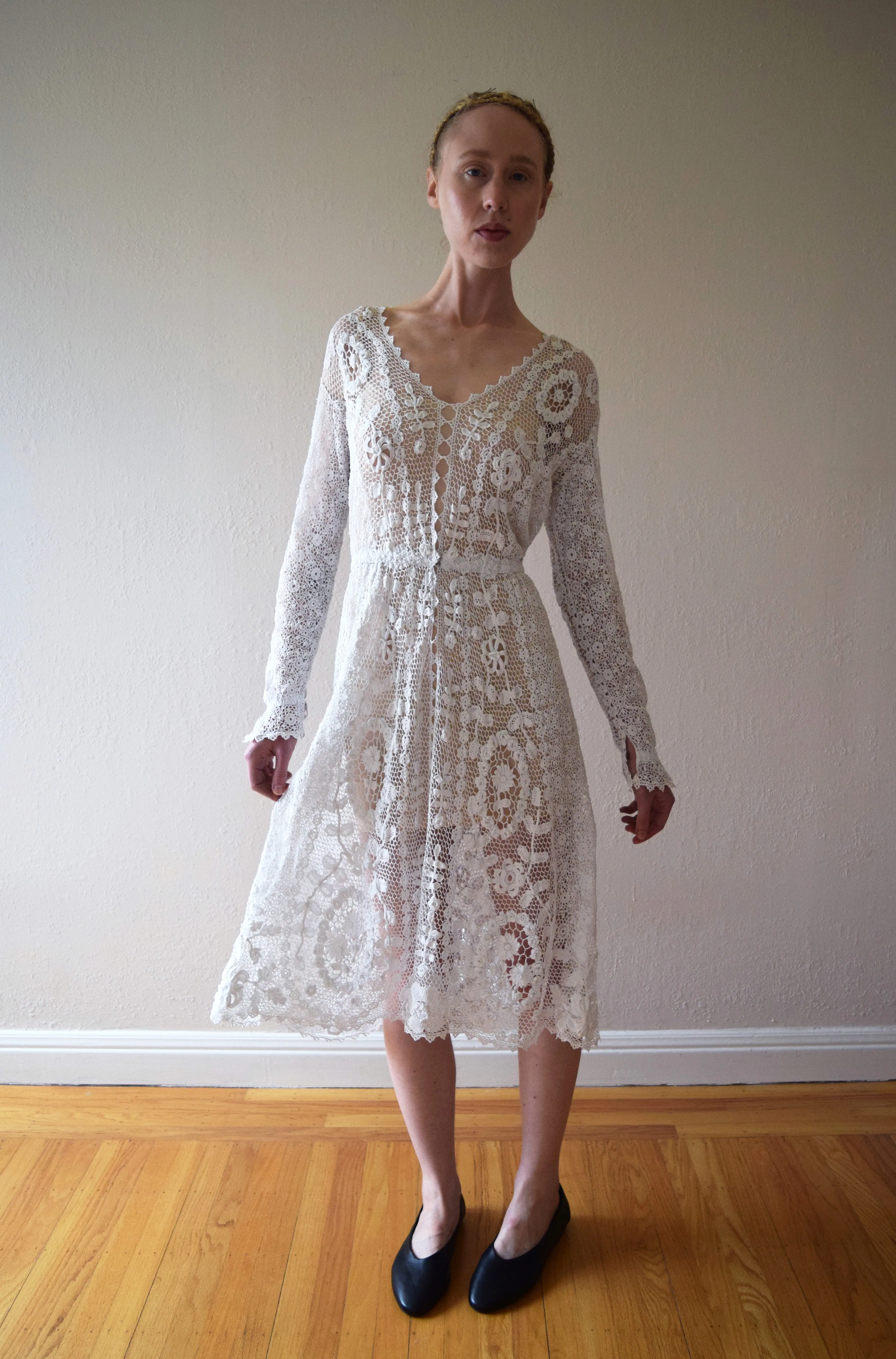 Antique Irish crochet lace dress . vintage wedding dress . size xs to small