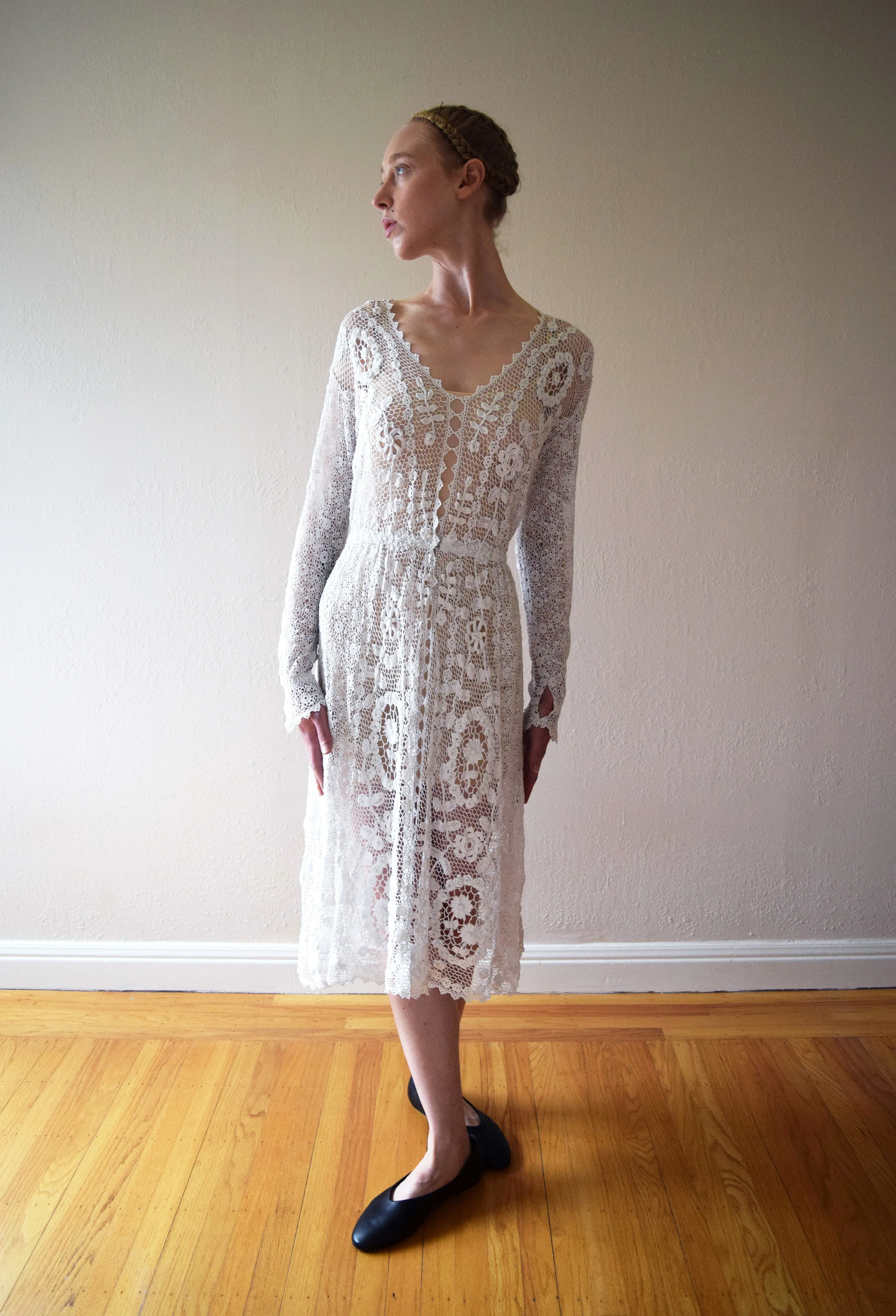 Antique Irish crochet lace dress . vintage wedding dress . size xs to small