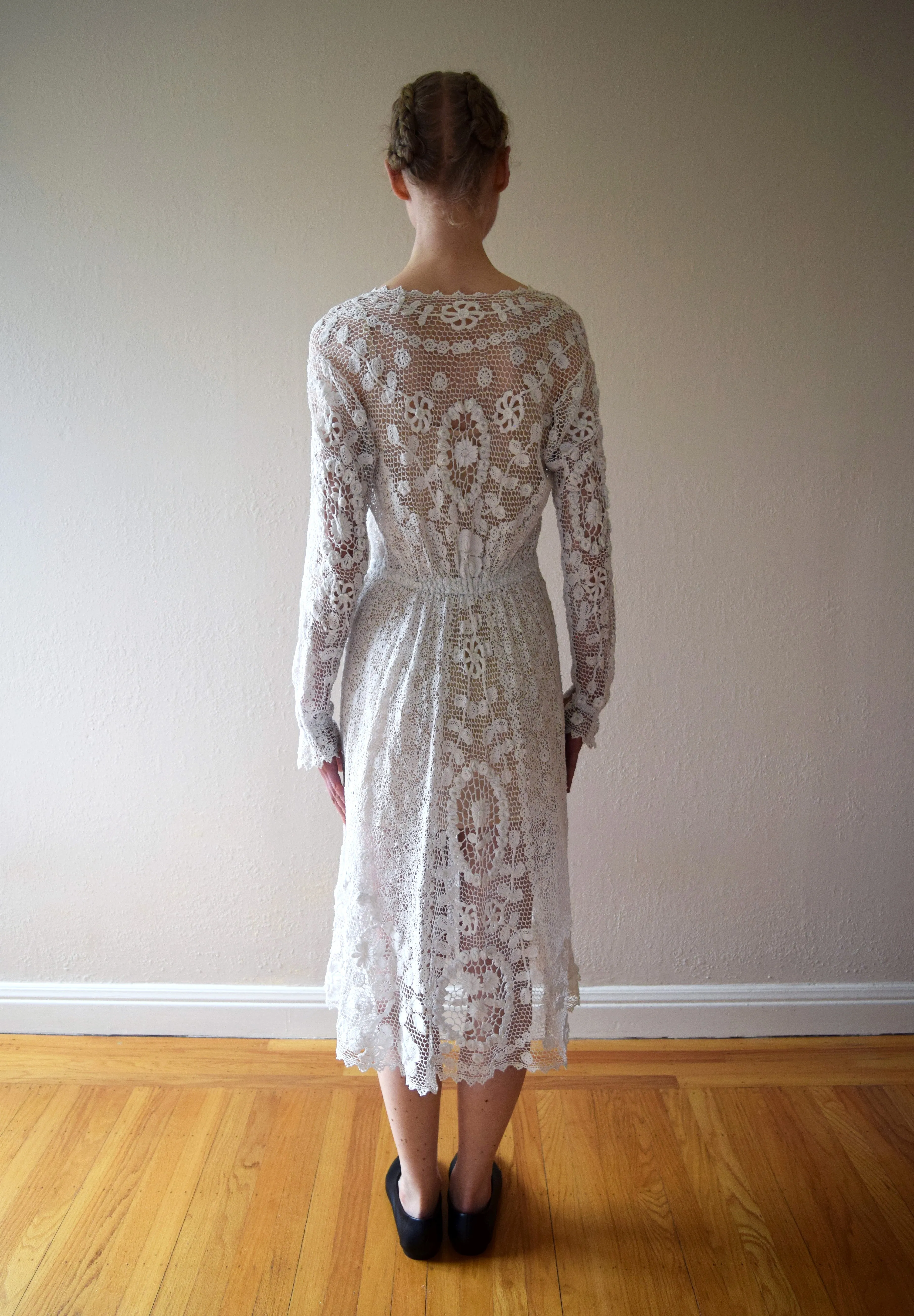 Antique Irish crochet lace dress . vintage wedding dress . size xs to small