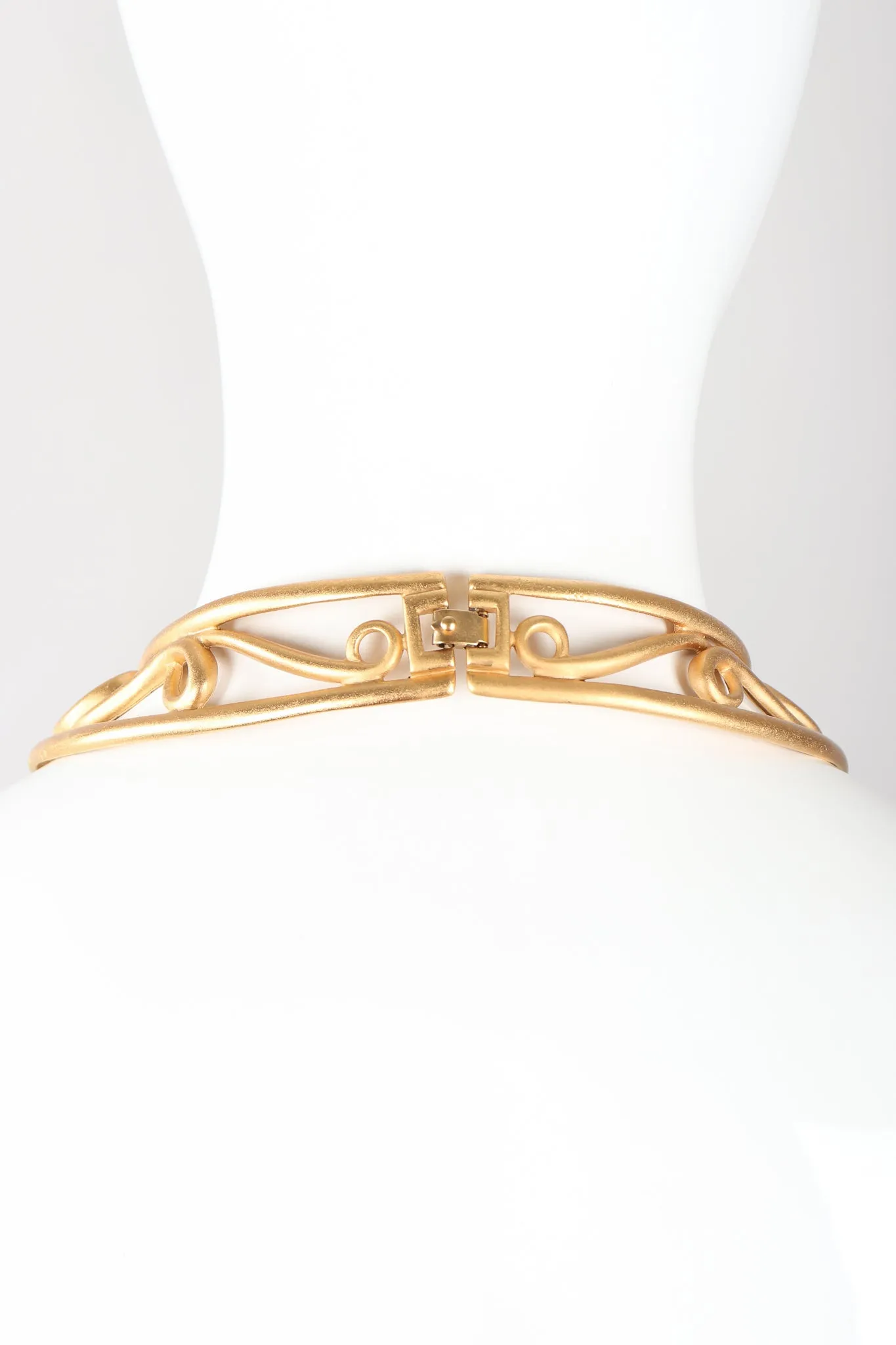 Brushed Swirl Cage Collar