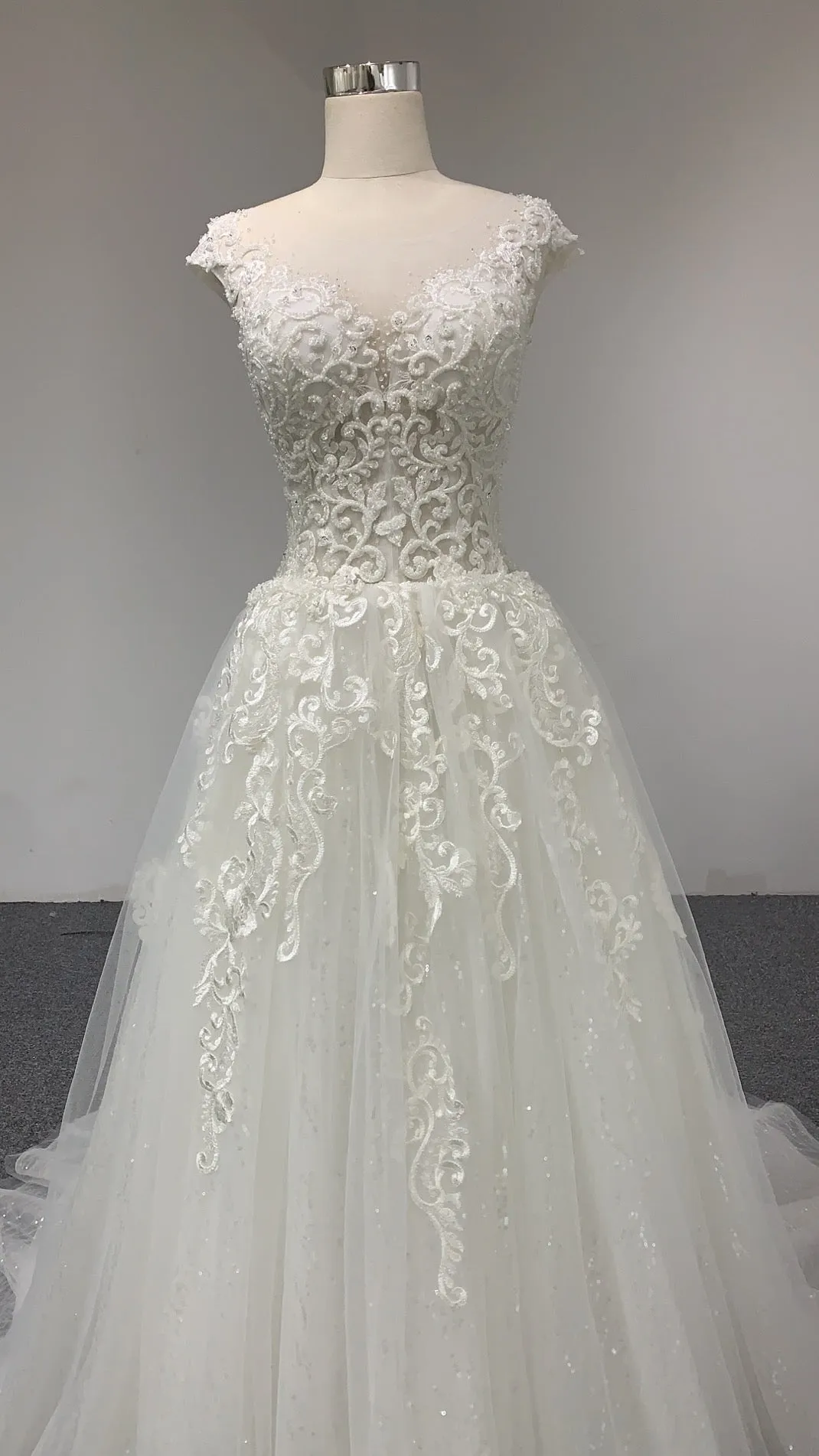 BYG V-neck A-line lace wedding dress for bride