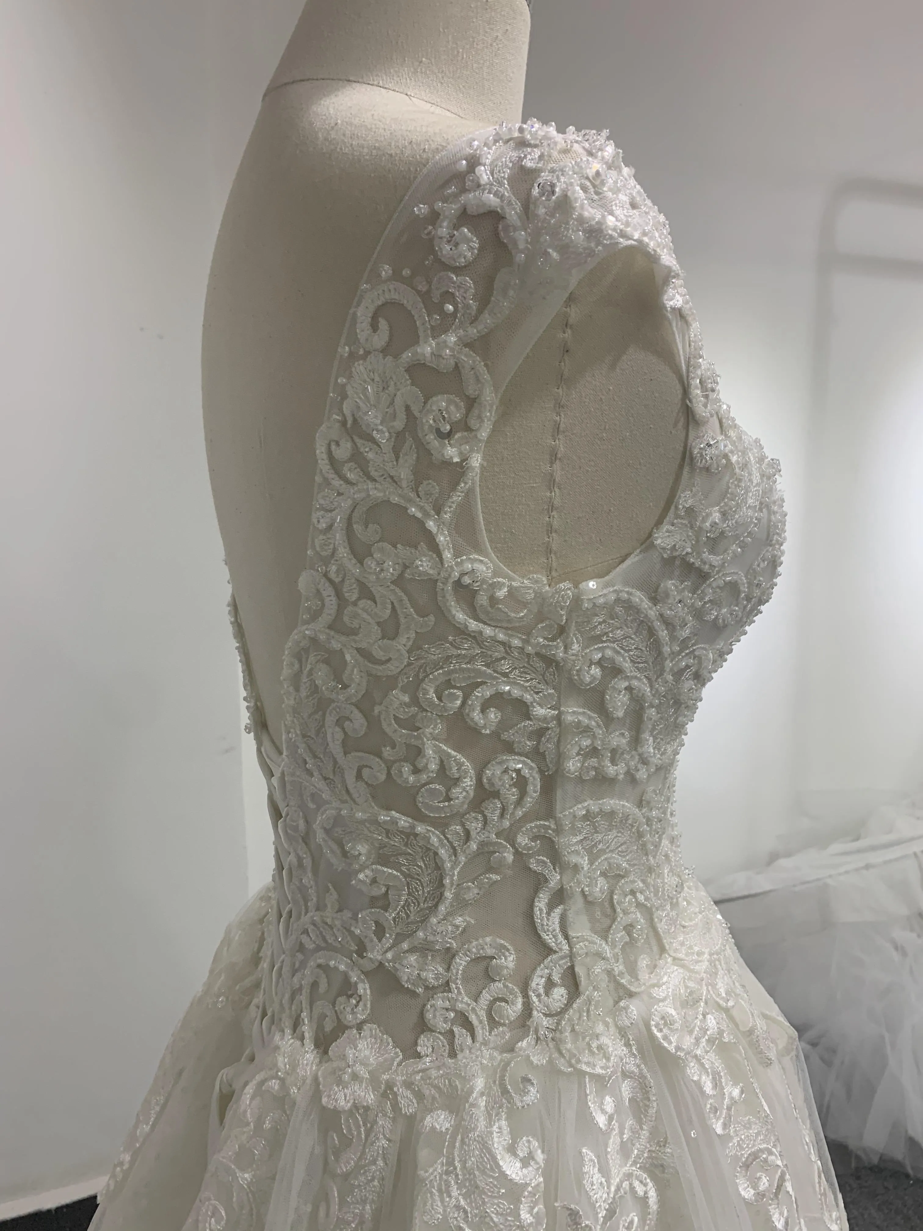 BYG V-neck A-line lace wedding dress for bride