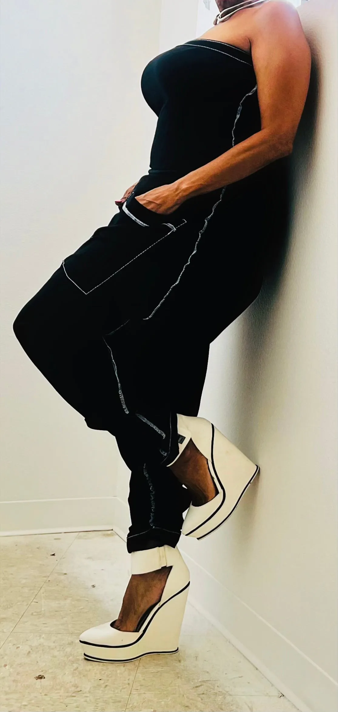 DIP IT LOW - BLACK/WHITE
