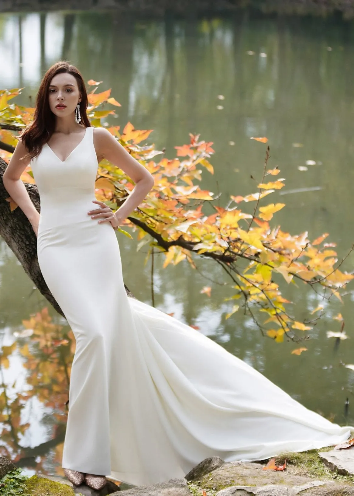 Felicity Ivory minimalist crepe wedding dress s8-10 Express NZ wide