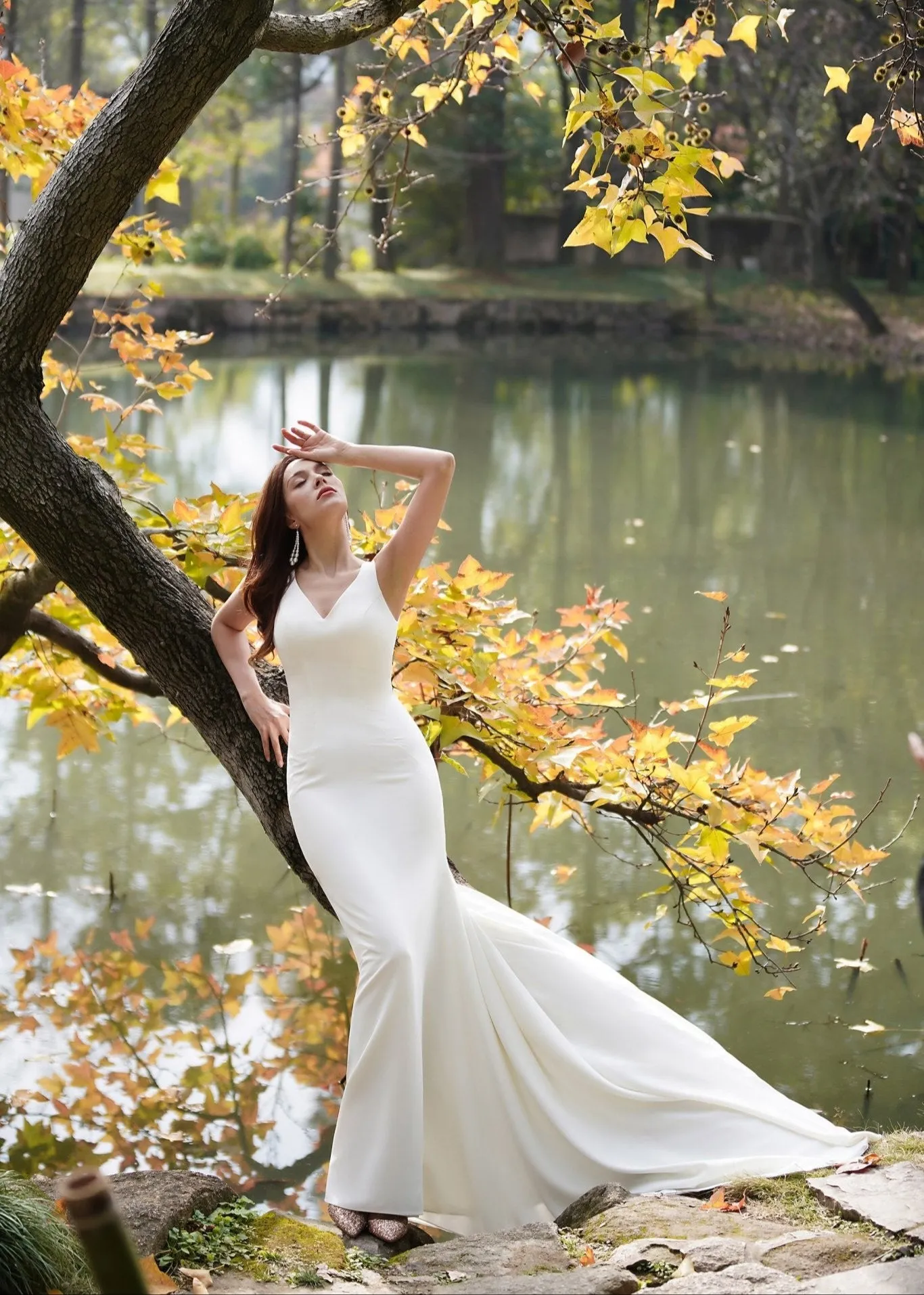 Felicity Ivory minimalist crepe wedding dress s8-10 Express NZ wide