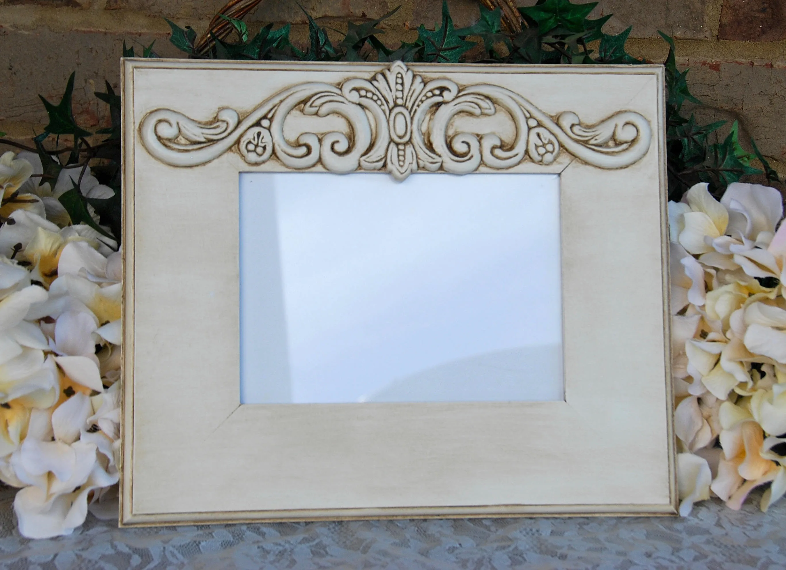 Ivory 5x7 embellished wall gallery frame