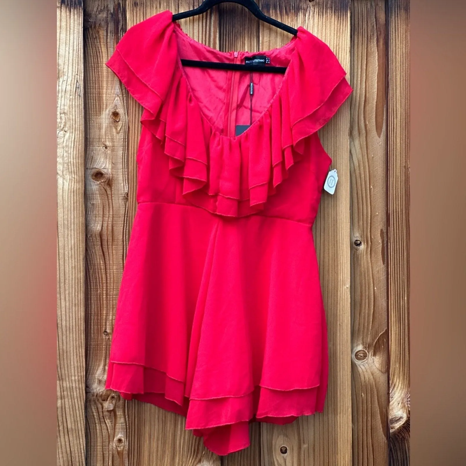 NWT Pretty Little Thing Red Chiffon‎ Playsuit Romper Size 8