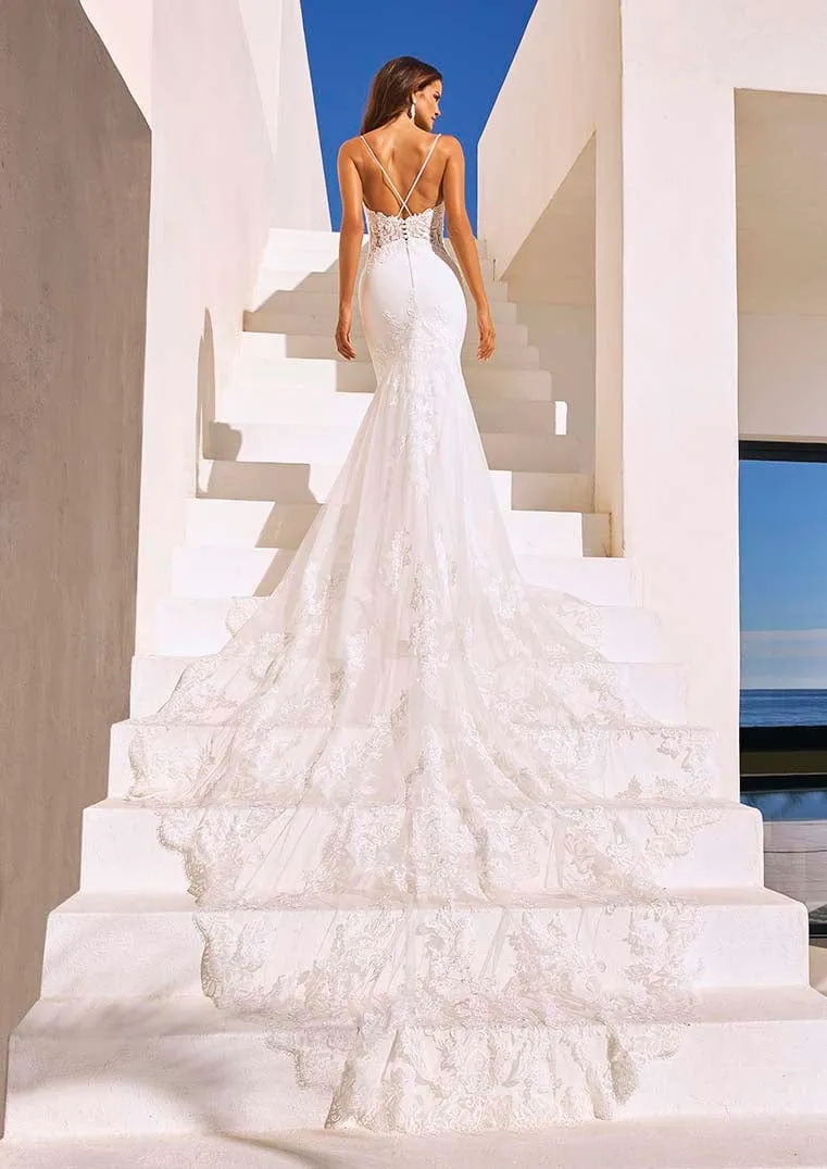 Pronovias: Izara