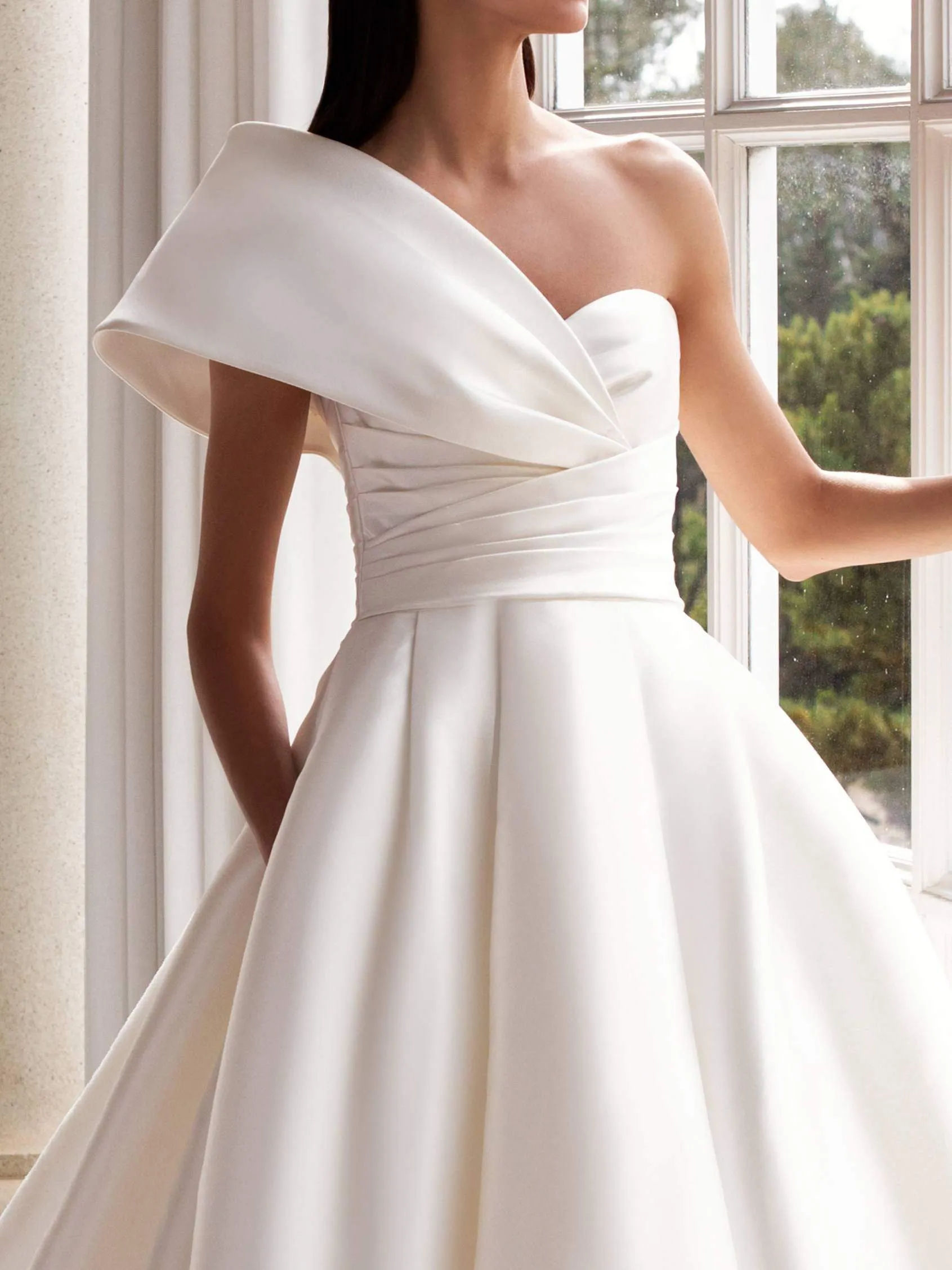 Pronovias: Sedna