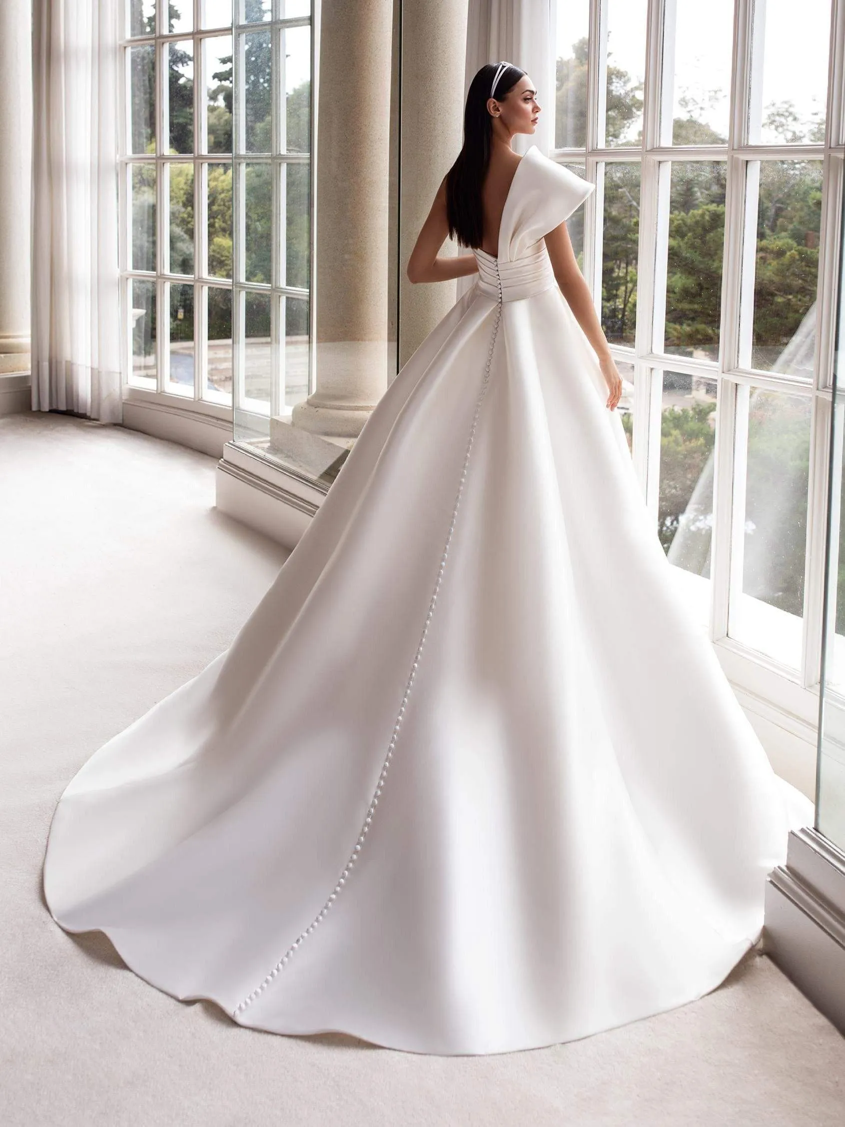 Pronovias: Sedna