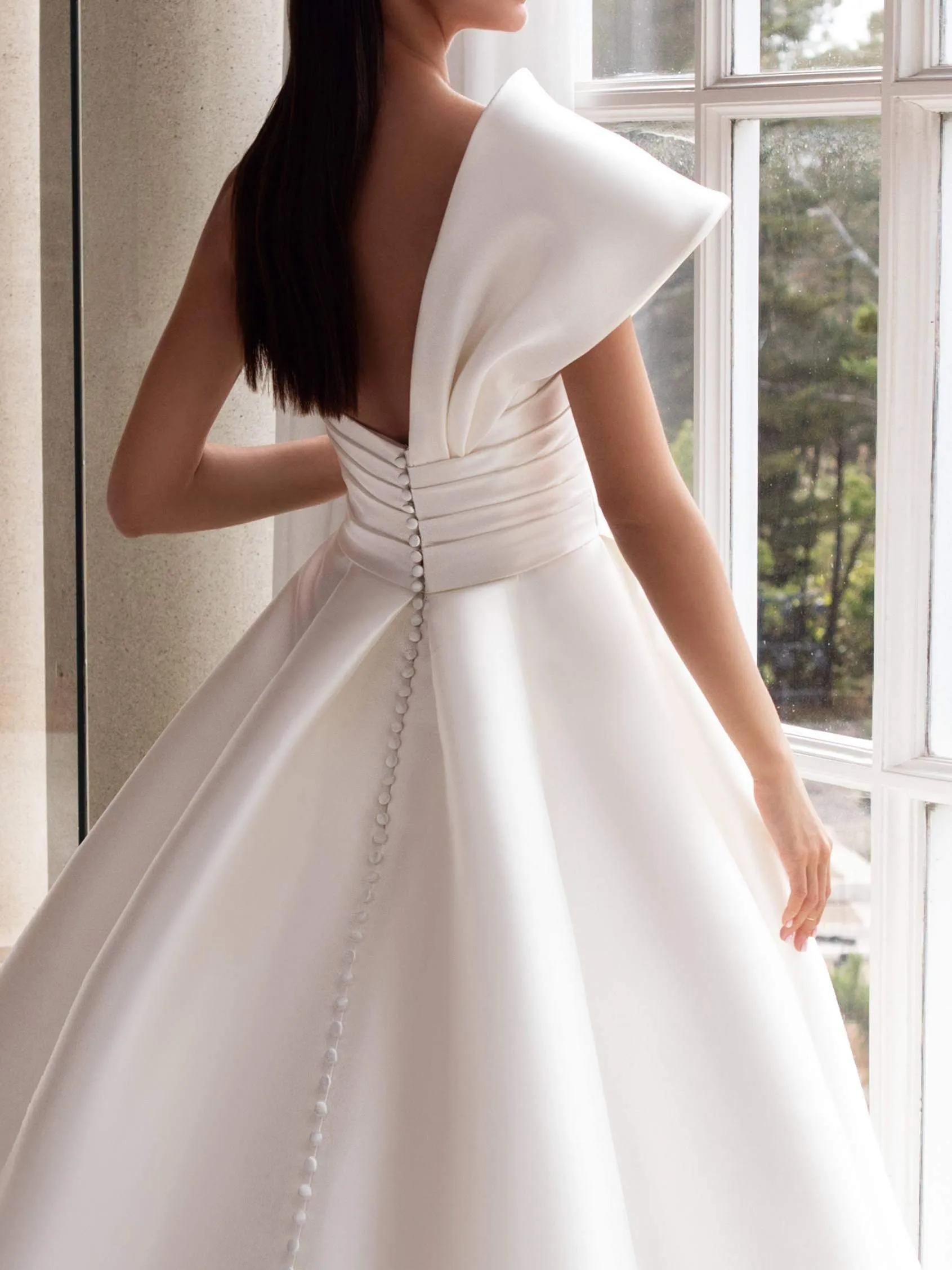 Pronovias: Sedna