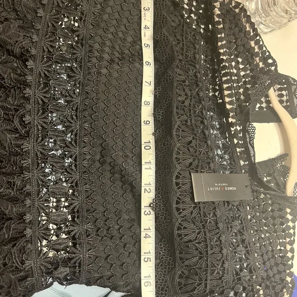 Romeo   Juliet Couture Black Tiered Long Sleeve Lace Dress Sz M 275  S1