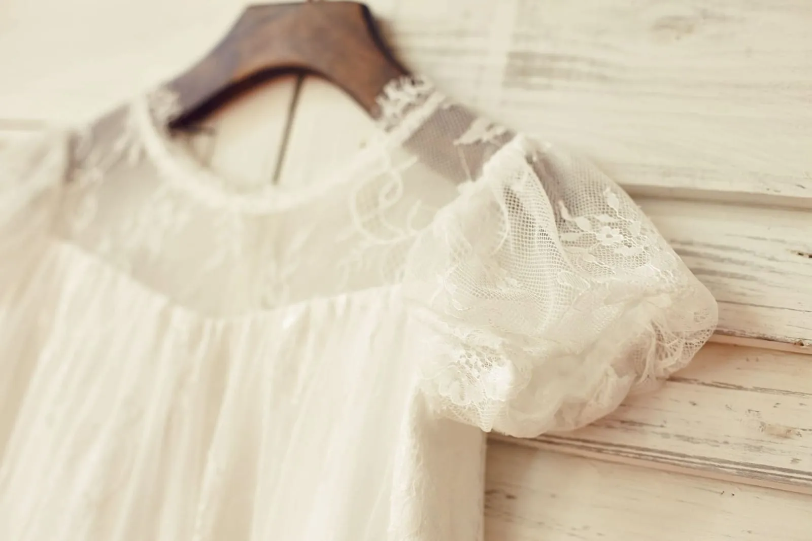 Short Puffy Sleeves Ivory Eyelash Lace Flower Girl Dress