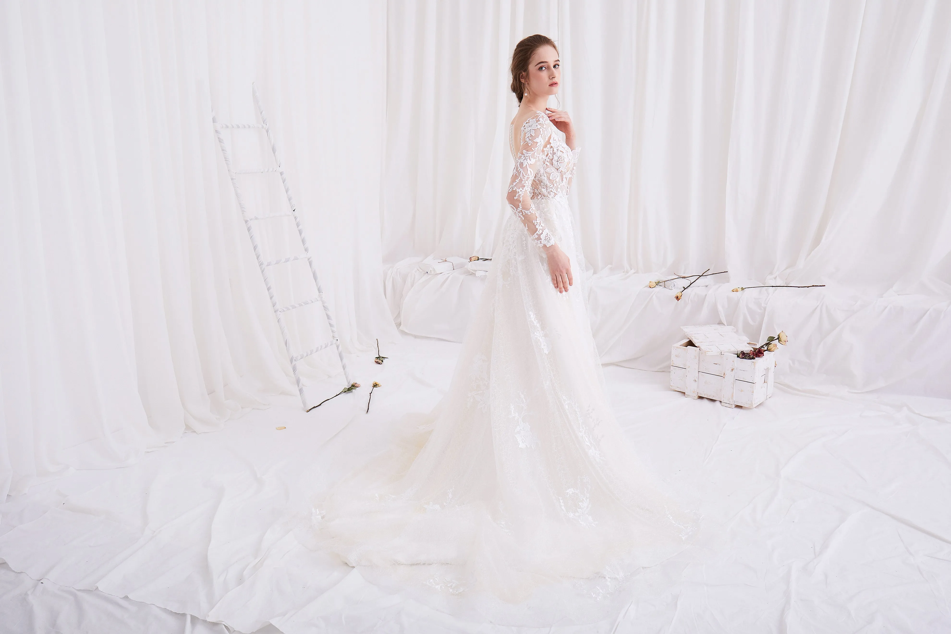 Syrinx - Selena Huan Long Sleeves Water-waive Embroidery French Floral Lace A-line Gown