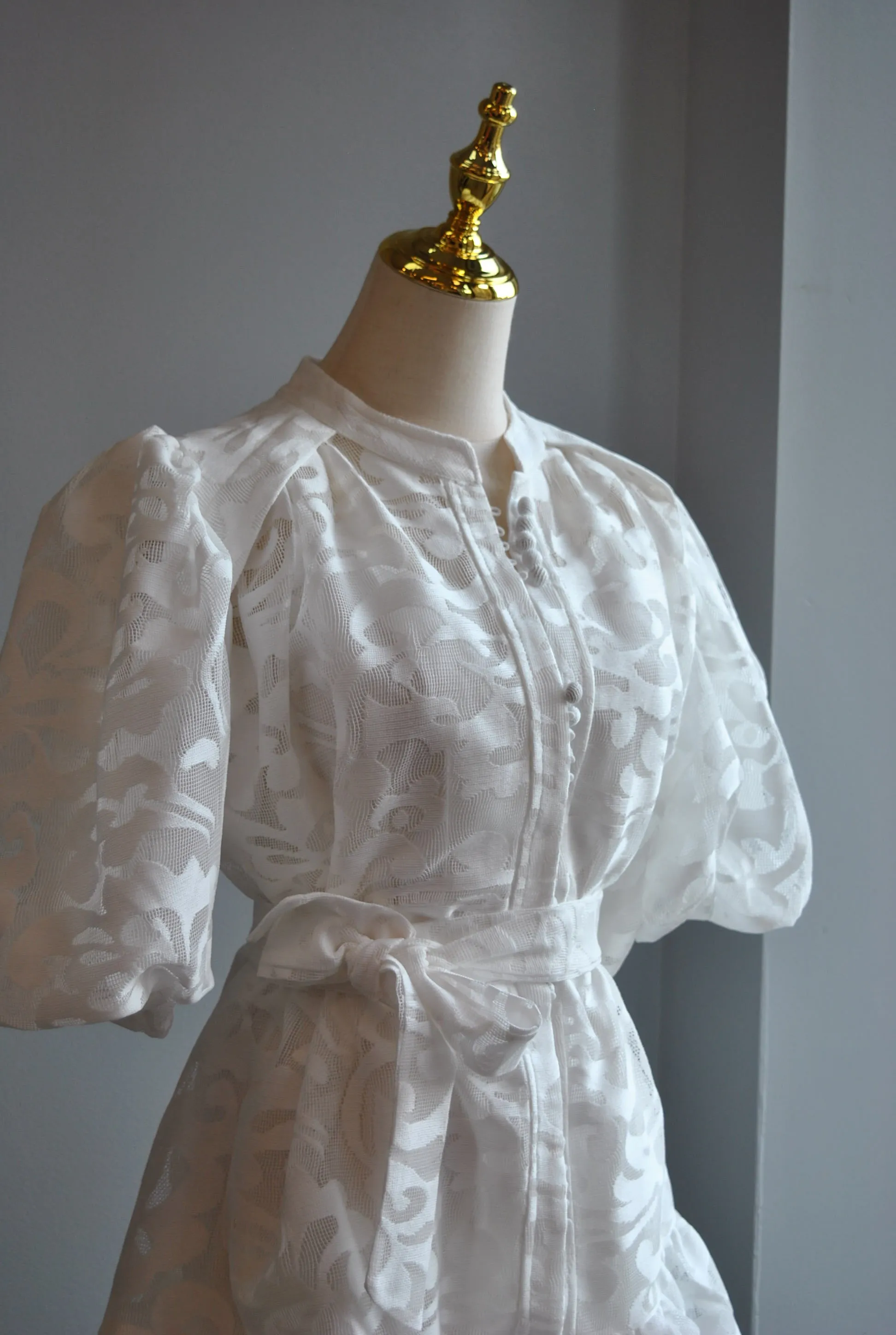 WHITE TUNIC DRESS WITH A BELT AND STATEMENT BELL SLEEVES