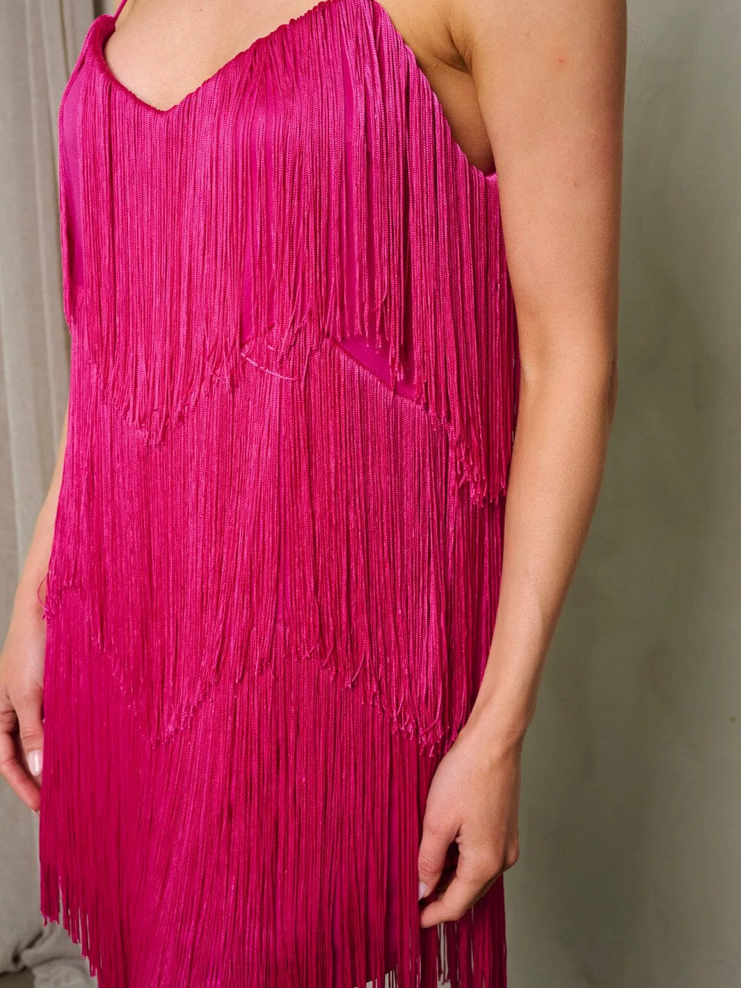 WOMEN'S SLEEVELESS FRINGE DETAILED MINI DRESS
